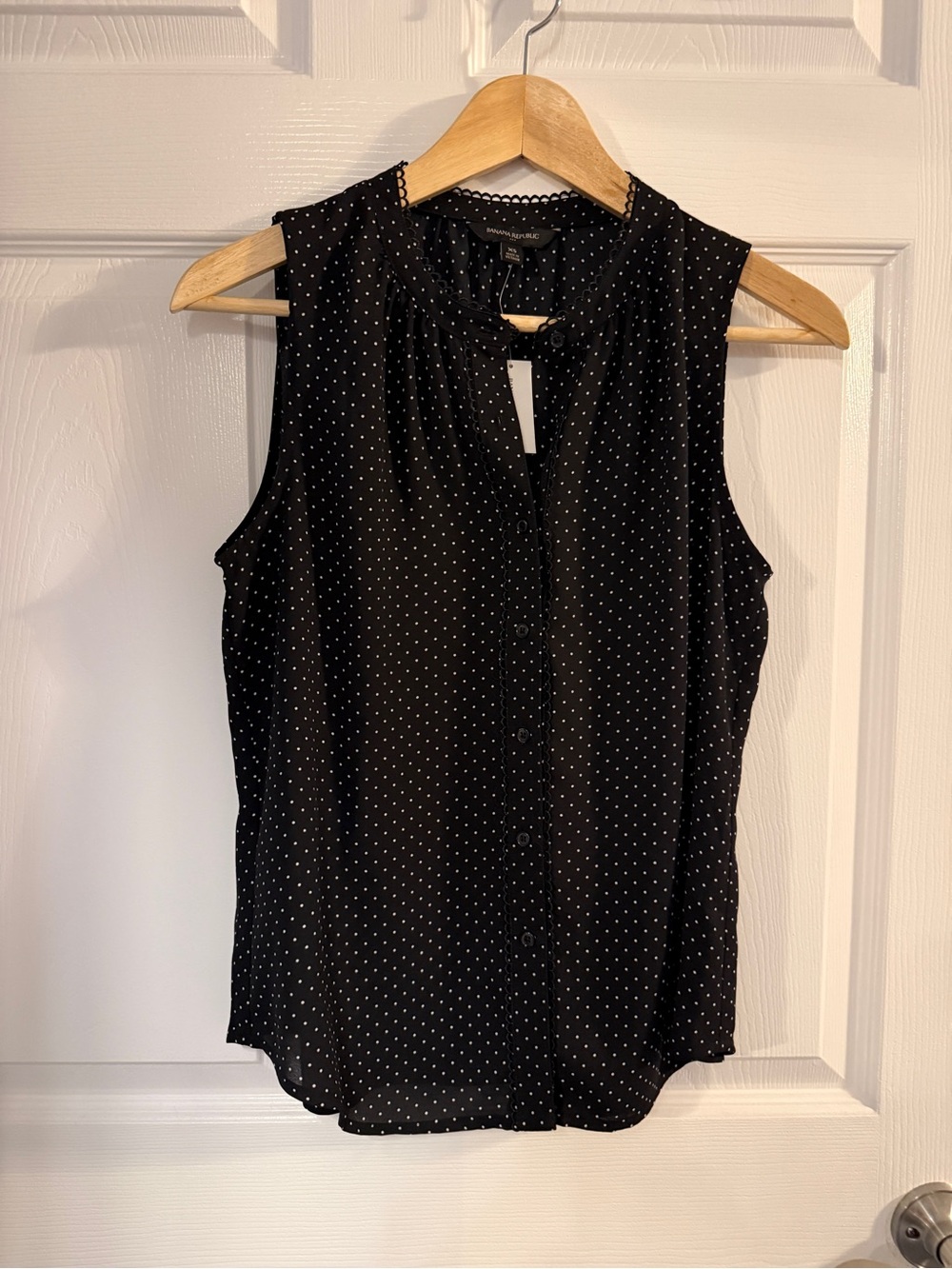 Banana Republic Black Polka Dot Sleeveless Button-Front Blouse